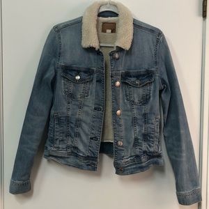 American Eagle classic Sherpa lined trucker jacket